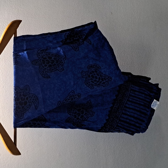 Aloha Hand Made Blue Turtle Scarf - Picture 3 of 3